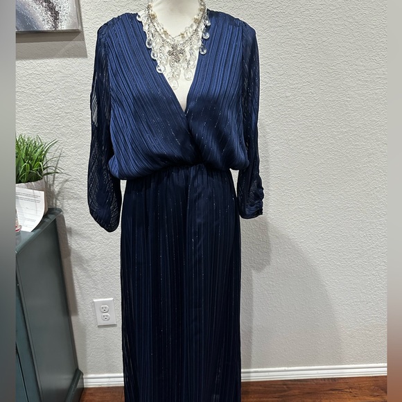 Layered with Love Elegant Navy Blue Women's v neck lined  maxi dress size S - Picture 1 of 8